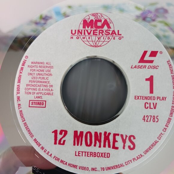 12 Monkeys Laserdisc Movie 1996 MCA Universal Bruce Willis, Madelaine Stowe EX - Picture 3 of 12